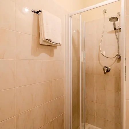 Appartamento Piazza San Giuseppe-10 By Interhome *
