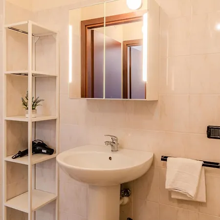 Piazza San Giuseppe-10 By Interhome